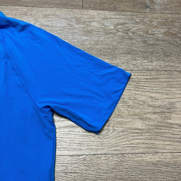 NWT Rhone Reign Shirt Size Medium Blue Short Sleeve Goldfusion UPF 50+ - Picture 3 of 11